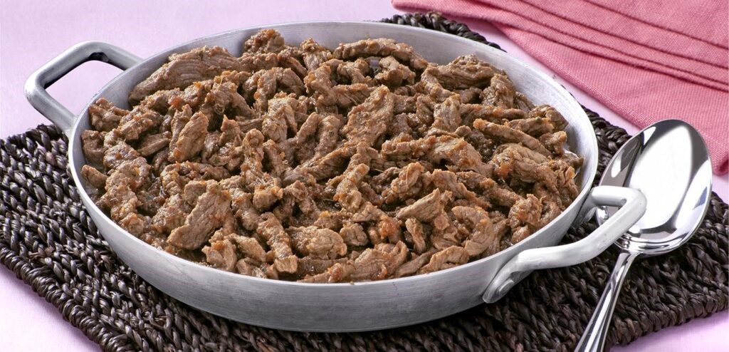 Iscas de carne ao molho Gengis Khan